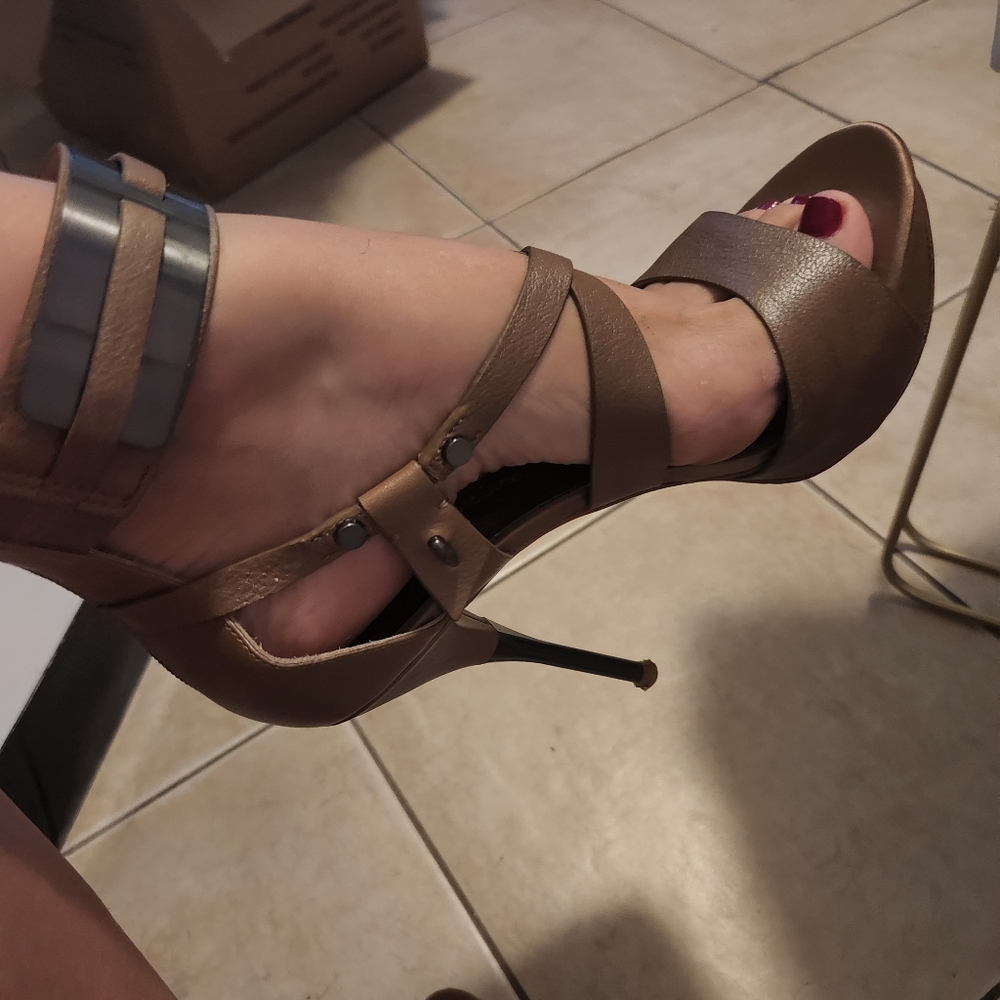 Guess Marciano Mocha Brown Pewter Leather Platform Heel - Picture 11 of 12